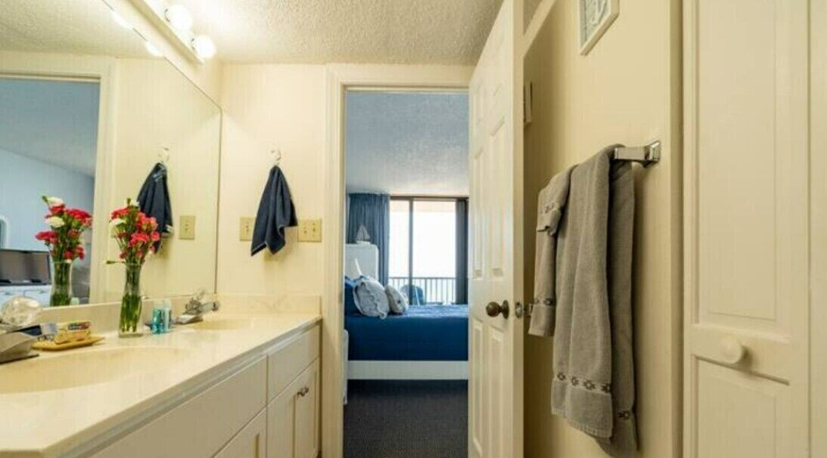 Bathroom 2, Stunning Oceanfront 3 bedroom condo, Horry