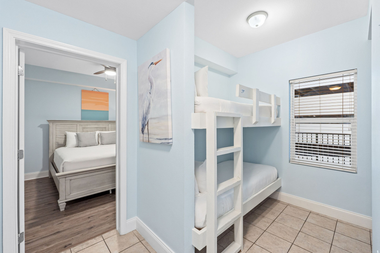 Bedroom 3, Laketown Wharf by Book That Condo, Bay
