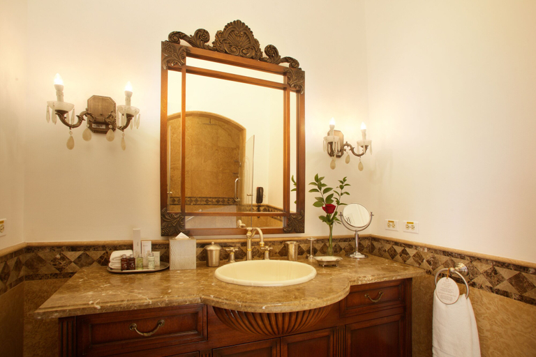 Bathroom 4, Hotel Plaza Grande, Quito