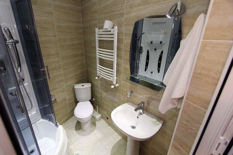 Bathroom 3, GTM Kapan, Tbilisi