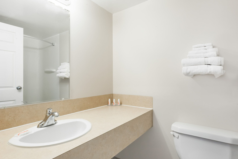 Bathroom, BEST STAY INN, Division No. 5