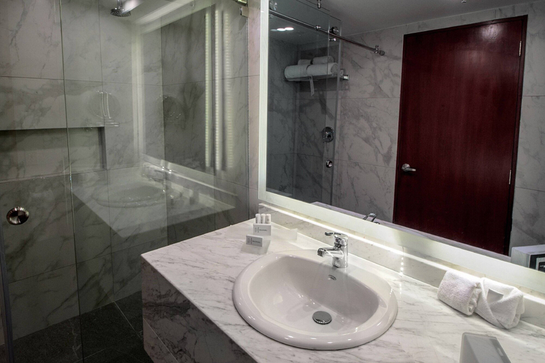 Bathroom 4, Courtyard by Marriott Mexico City Revolucion, Mexico City