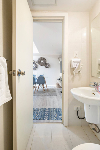 Bathroom 5, Azure Urban Resort by Adam's Crib, Parañaque