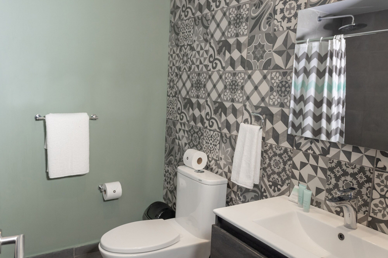 Bathroom 5, NIU Modern & Centric Lofts, Mexico City