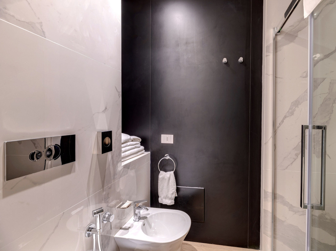 Bathroom, Arveskida Suite Apartment, Cagliari