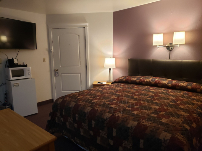 Bedroom 4, Bridge Street Inn, Baker