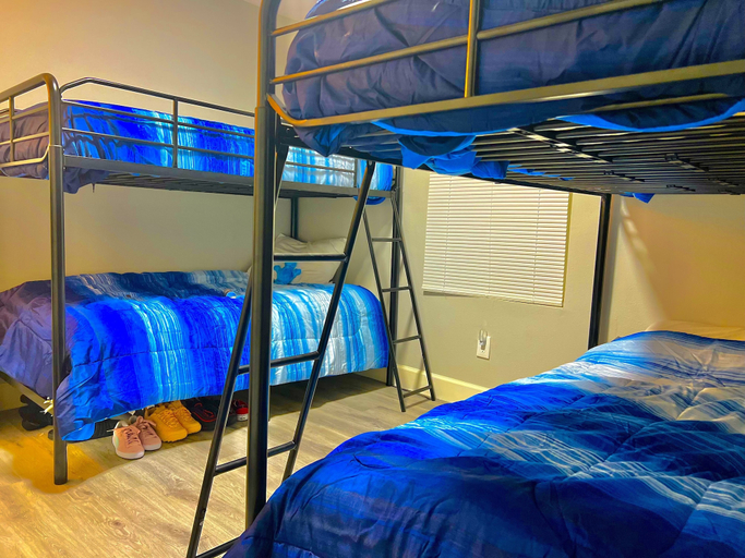 Bedroom 2, STOP INN STAY HOSTELS, Houston