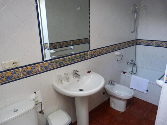 Bathroom 5, Hotel Mestas, Asturias