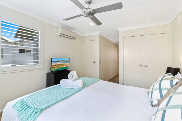 Bedroom 2, Noosa Entrance Waterfront Resort, Noosa - Noosa-Noosaville