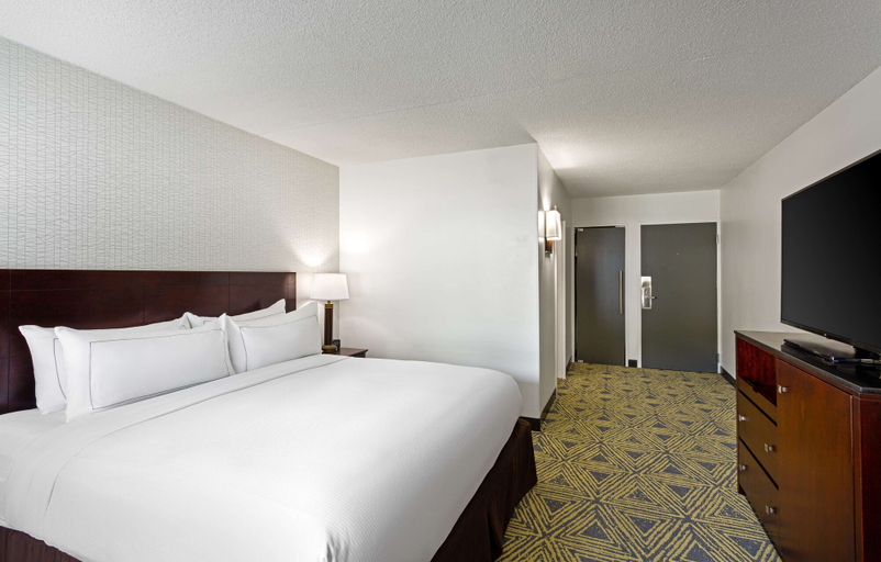 Bedroom 3, DoubleTree by Hilton Pittsburgh-Meadow Lands, Washington