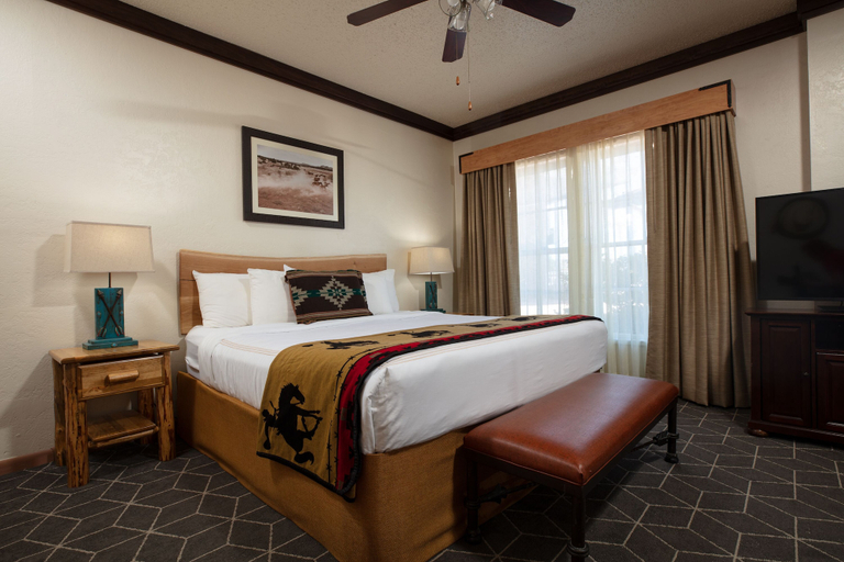 Bedroom 3, Hotel El Rancho, McKinley