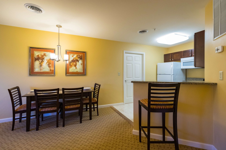 Dining Room 4