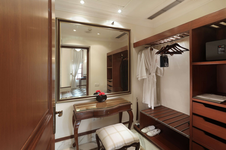 Bathroom 4