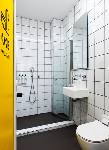 Bathroom, Wom Allenby Pod Hotel
