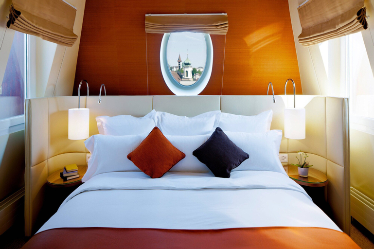 Bedroom 12