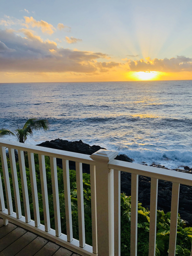 The Jewel Box 2 Bedroom Home by RedAwning, Hawaii