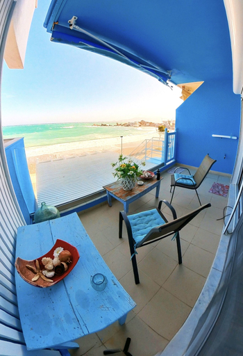 Property grounds 4, Deluxe Beach Apartment- Sleeps 2 & Private Terrace, South Aegean