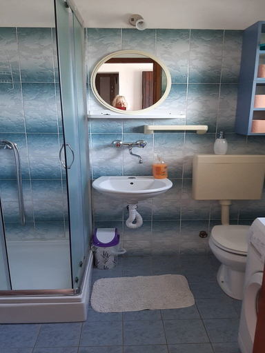 Bathroom, Apartment by the Beach, Bilice