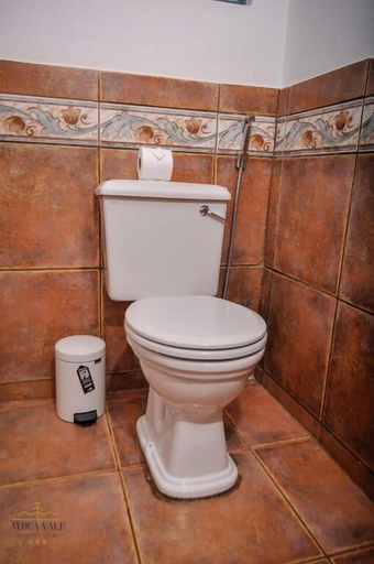 Bathroom 5, Avoca Vale Country Hotel, Vhembe