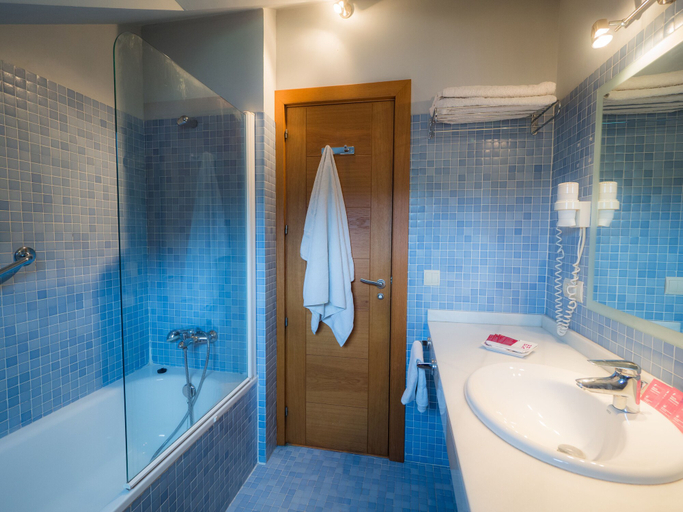 Bathroom 4, Apartamentos Posada La Robla, Cantabria