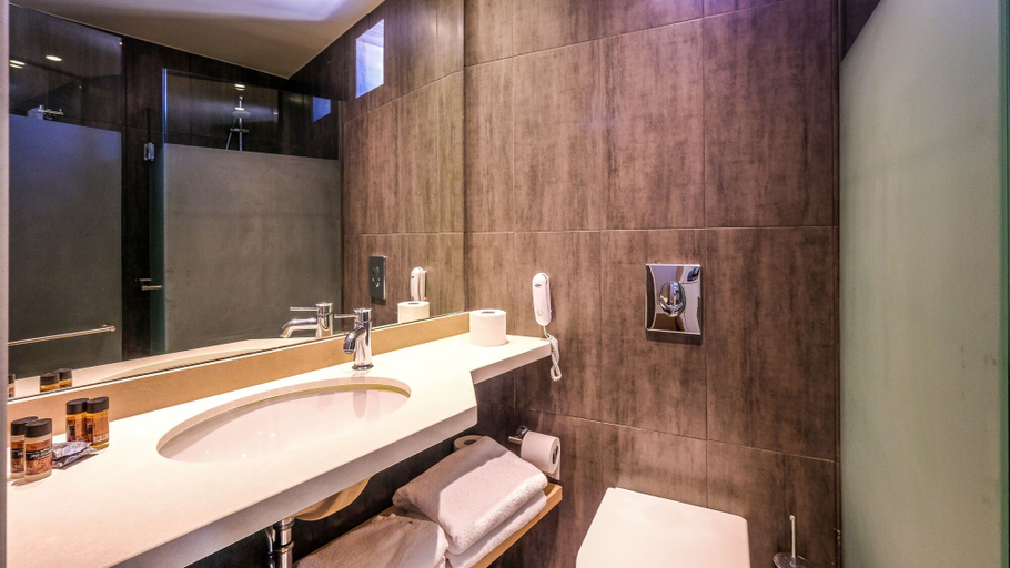 Bathroom, Achillion Palace Hotel Rethymno City Center, Crete