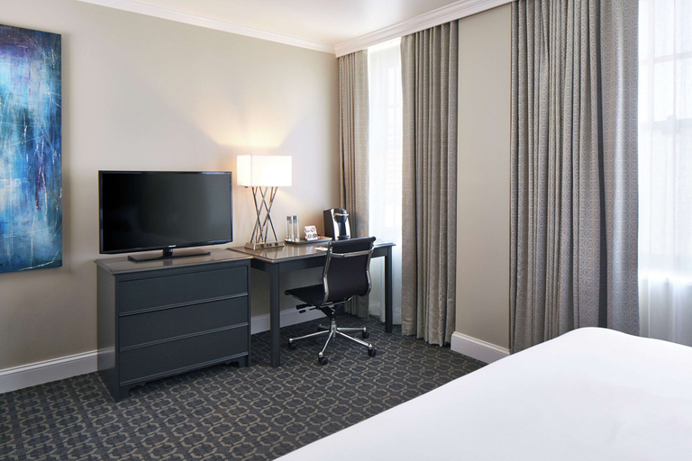 Bedroom 2, Redmont Hotel Birmingham, Curio Collection by Hilton, Jefferson