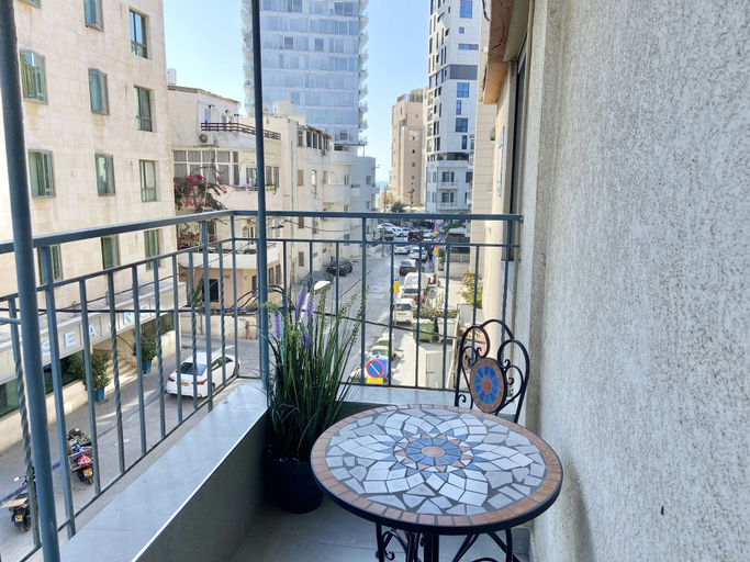 Others 4, Ness Tsiyona 9 - By Beach Apartments TLV