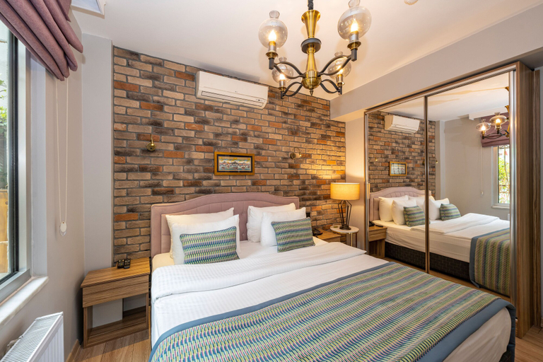 Bedroom 2, The Marions Suite Hotel, Beyoğlu