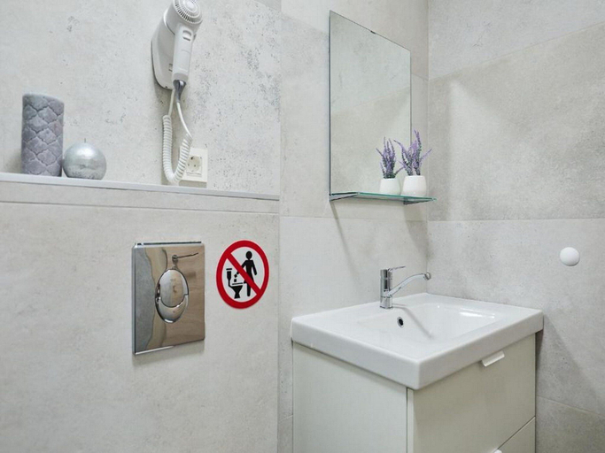 Bathroom 4, Palm Tree Apartments, Dubrovnik