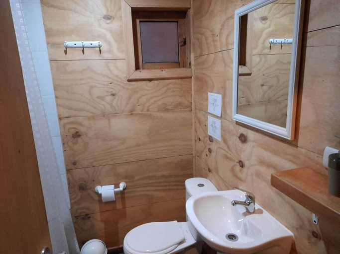 Bathroom, Palafito Waiwen, Chiloé