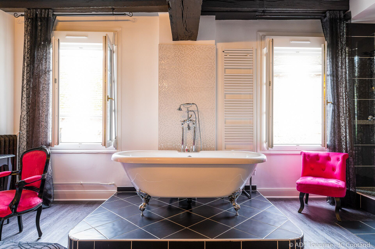 Bathroom 5, Logis Hotel Restaurant Le Cheval Blanc Blere, Indre-et-Loire