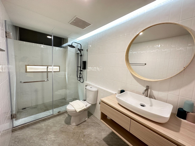 Bathroom 7
