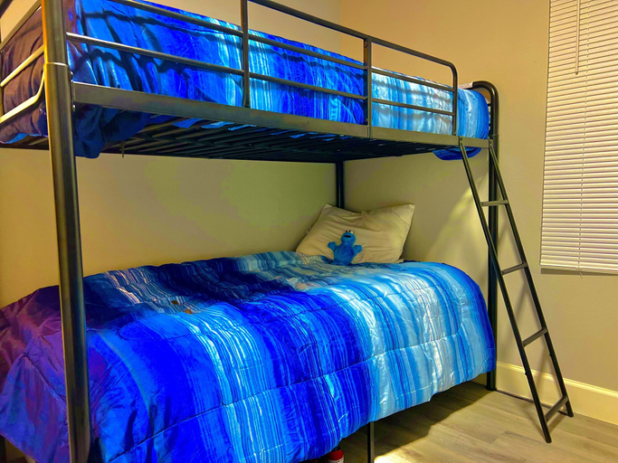 Bedroom 2, STOP INN STAY HOSTELS, Houston