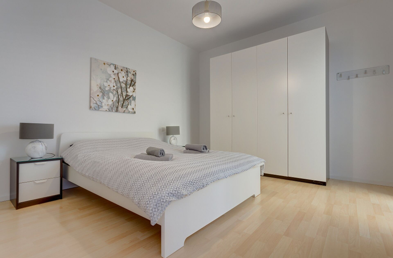 Bedroom 3, Modern Seaview Apartment, Top Location