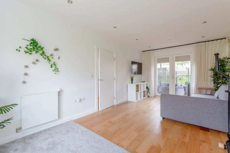 Others 4, Spacious & Family Friendly 3BD House - Stratford, London