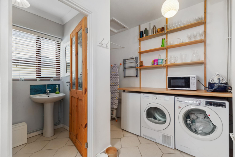Bathroom 3, Woodfield House - Beautiful Tenby Cottage, Pembrokeshire