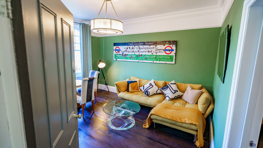 Others 5, Stylish One Bedroom Flat in Kensingston, London, London