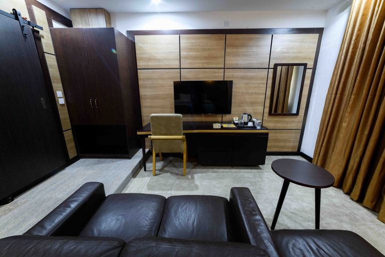Others 5, Alpha-Plus Apartments 91 Utako, AbujaMun