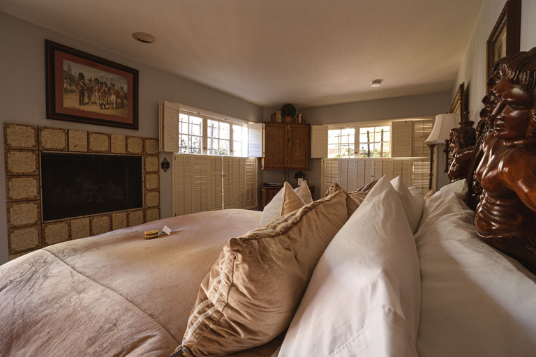 Bedroom 2, Old Monterey Inn, Monterey