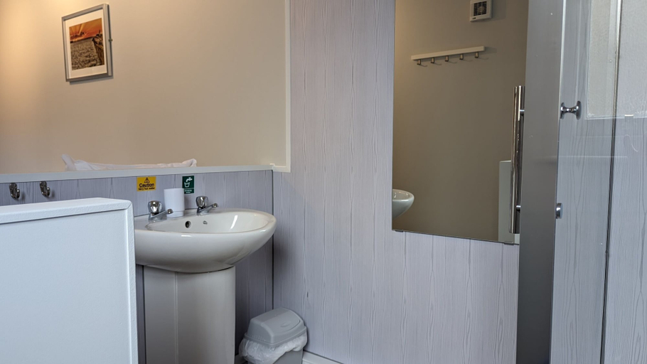 Bathroom 3, Dover Town Rooms, Kent