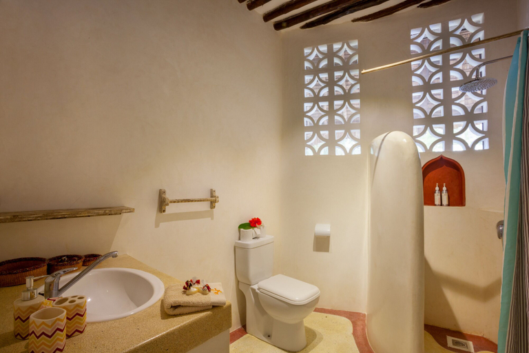 Bathroom 5, Aestus Villas Resort, Msambweni