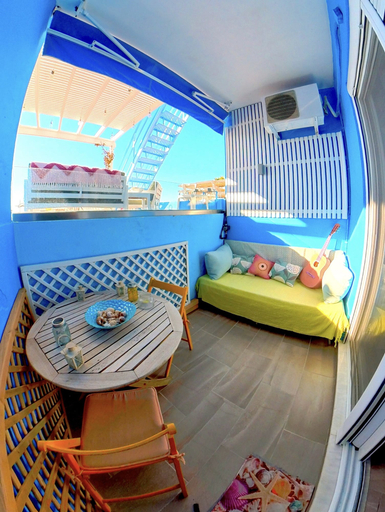 Property grounds 2, Beach Studio - Sleeps 2 & Private Ocean Terrace, South Aegean