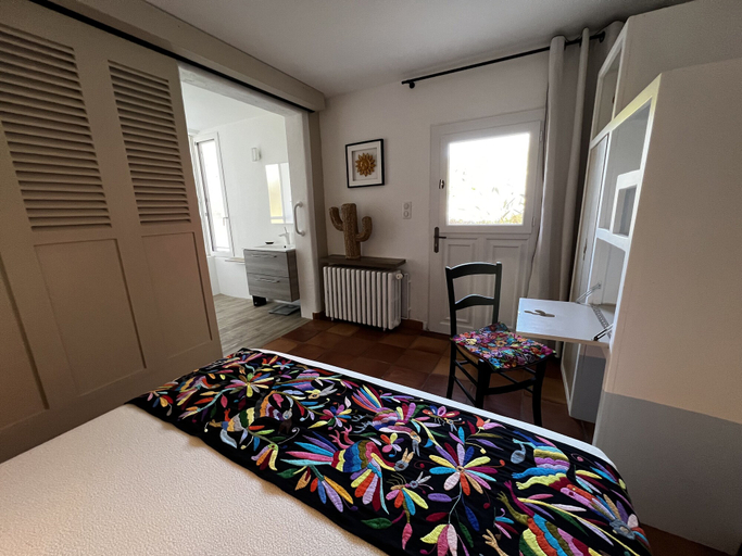 Bedroom 5, Sagnac 595, Drôme