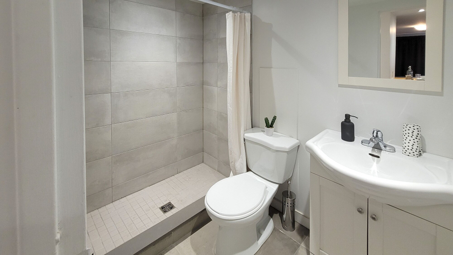 Bathroom, My Studio Montreal - Guilbault, Montréal