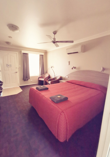 Bedroom 3, Bellview Motel, Narrabri