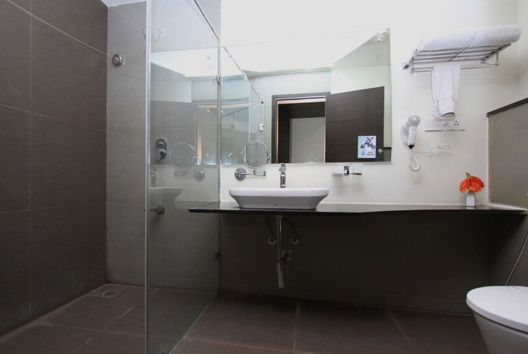 Bathroom 3, Clover A Rivido Hotel Jigani, Bangalore