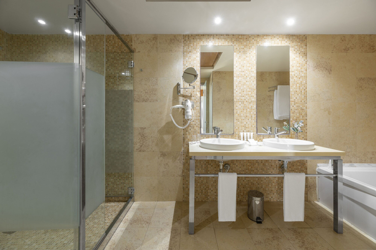 Bathroom 5, Elba Carlota Beach & Golf Resort, Las Palmas
