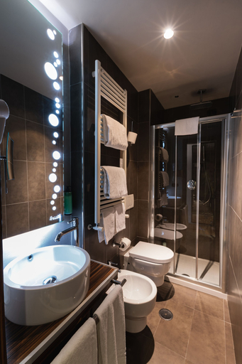 Bathroom 4, Hotel Unicorno, Florence