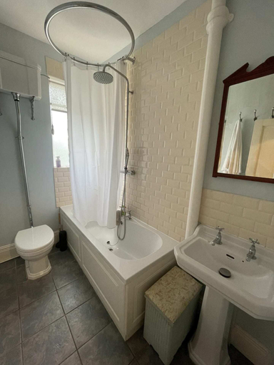 Bathroom, Beautiful Vintage Style 1BD Apartment - Pimlico, London