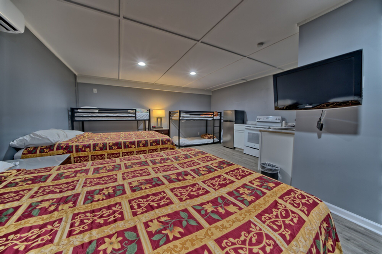 Dining Room 8